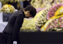 朴槿惠首次就岁月号沉没向国民道歉