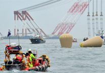 韩国沉船致185人遇难 小船舱内挤满遗体