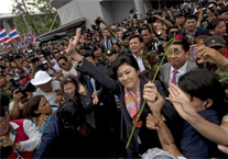 泰国反对派发动司法政变 首位女总理英拉下台